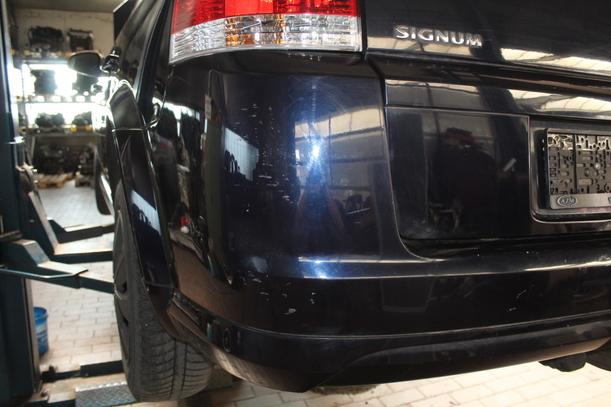 Foto: STOSSSTANGE / STOSSFÄNGER HINTEN eines Opel Signum 2.2 GTI