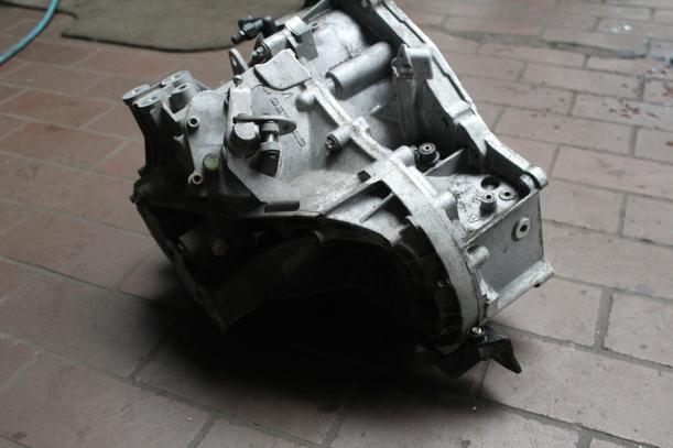 Foto: SCHALTGETRIEBE 5-GANG F23 eines Opel Signum 2.2 GTI