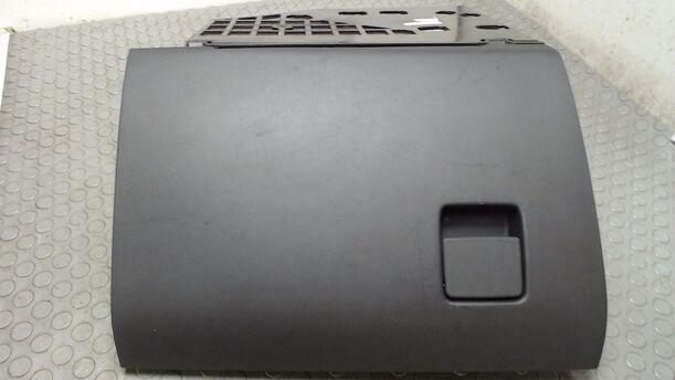 Foto: HANDSCHUHFACH eines Opel Signum 2.2 Highline