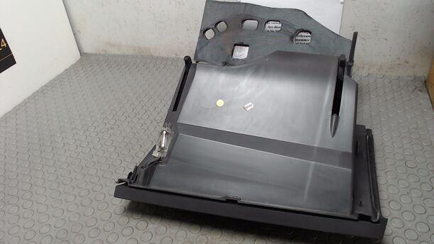 Foto: HANDSCHUHFACH eines Opel Signum 2.2 Highline