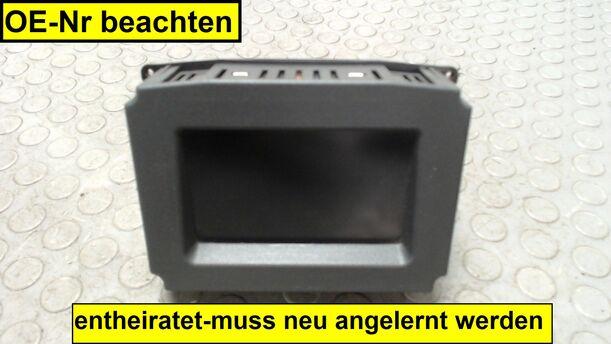 Foto: DISPLAY / BILDSCHIRM eines Opel Signum 2.2