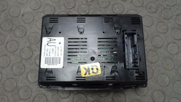 Foto: DISPLAY / BILDSCHIRM eines Opel Signum 2.2
