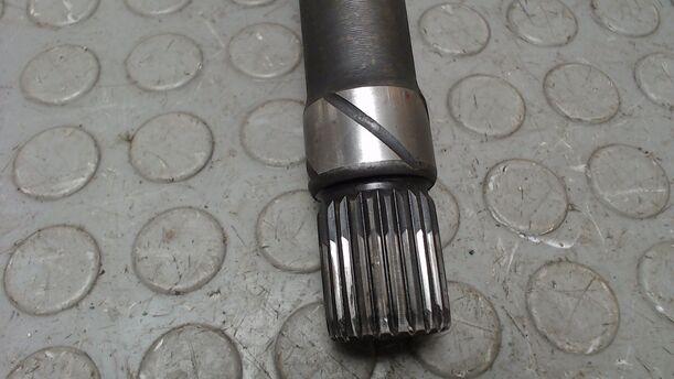 Foto: ANTRIEBSWELLE / ANTRIEBSWELLENFLANSCH VORN LINKS eines Ford Sierra Turnier 4x4 Touring