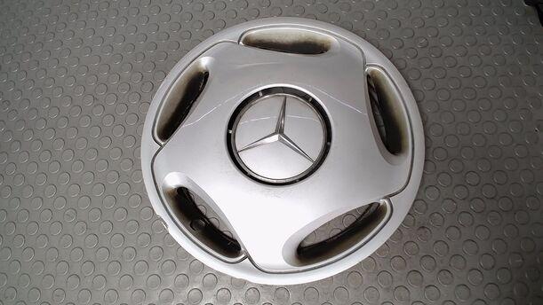 Foto: RADKAPPE/ RADZIERBLENDE 15 ZOLL eines Mercedes-Benz C 220 T CDI
