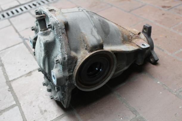 Foto: DIFFERENTIAL/ HINTERACHSGETRIEBE eines Mercedes-Benz C 220 T CDI GTI