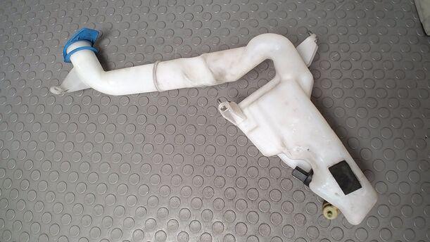 Foto: SCHEIBENWASCHBEHÄLTER eines VW Polo 1.4 Edition
