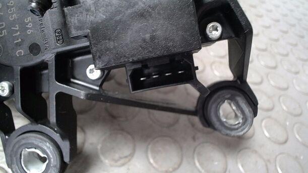 Foto: SCHEIBENWISCHERMOTOR HINTEN eines VW Polo 1.4 Edition