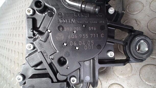 Foto: SCHEIBENWISCHERMOTOR HINTEN eines VW Polo 1.4 Edition