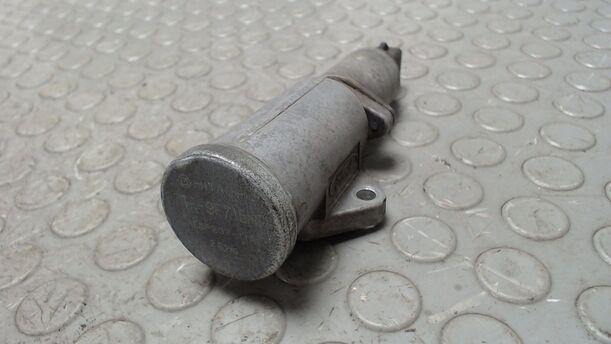 Foto: LEERLAUFREGELVENTIL eines Ford Sierra Turnier GL