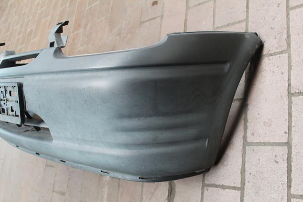 Foto: STOSSFÄNGER/ STOßSTANGE VORN eines Opel Corsa CL