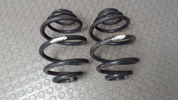 Foto: HINTERFEDERN/ FEDERPAAR HINTEN eines Opel Corsa Saphir