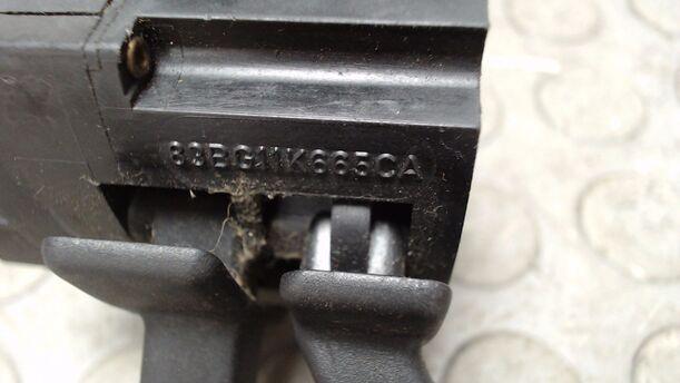 Foto: SCHEIBENWISCHERSCHALTER / LICHTSCHALTER eines Ford Sierra Turnier L