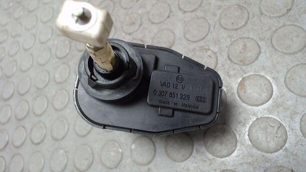 Foto: STELLMOTOR LEUCHTWEITENVERSTELLUNG eines Ford Sierra Turnier CL