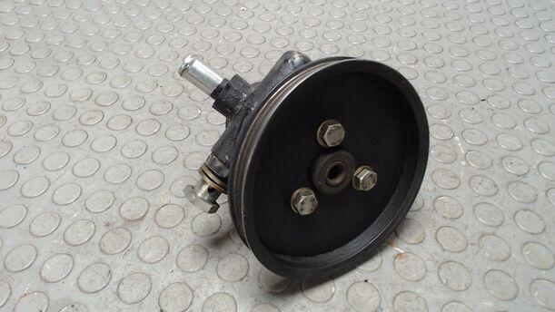 Foto: PUMPE SERVOLENKUNG eines Ford Sierra Turnier GL