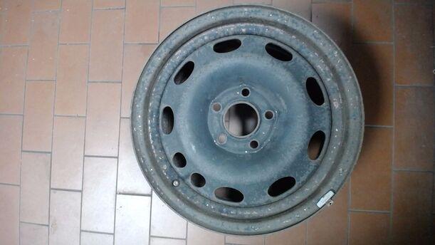Foto: STAHLFELGE 6,5x15 ET33 eines Opel Omega Caravan 2.0 16V GL