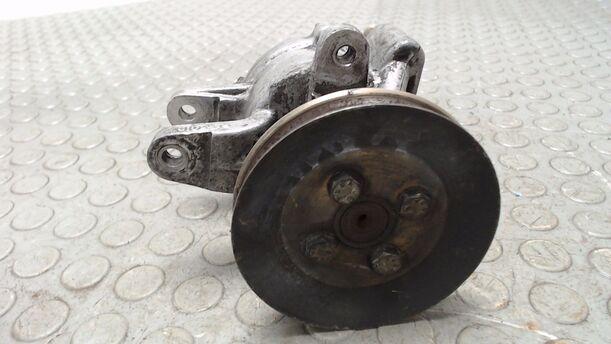 Foto: PUMPE SERVOLENKUNG eines Ford Sierra Turnier GL