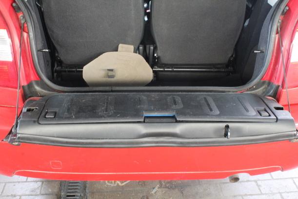 Foto: HECKKLAPPE/ HECKDECKEL UNTEN eines Citroen C2 1.1 GTI