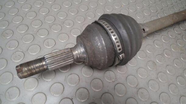 Foto: ANTRIEBSWELLE LINKS eines Citroen C2 1.1 GTI