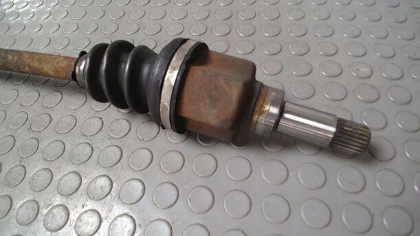 Foto: ANTRIEBSWELLE LINKS eines Citroen C2 1.1 GTI