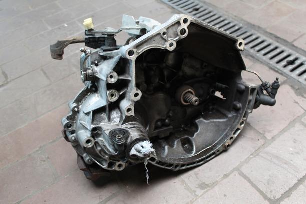 Foto: SCHALTGETRIEBE BVM5 2222RC eines Citroen C2 1.1 GTI