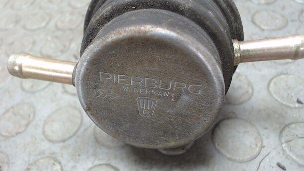 Foto: KRAFTSTOFFPUMPE MECHANISCH eines Ford Sierra Turnier GL