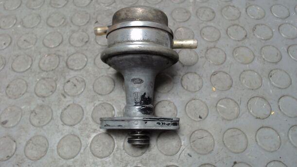 Foto: KRAFTSTOFFPUMPE MECHANISCH eines Ford Sierra Turnier GL
