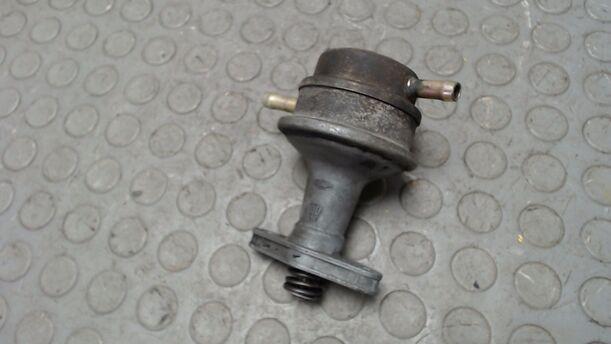 Foto: KRAFTSTOFFPUMPE MECHANISCH eines Ford Sierra Turnier GL