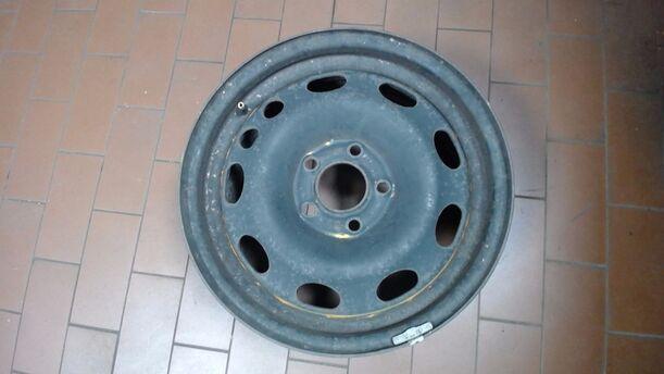Foto: STAHLFELGE 6,5x15 ET33 eines Opel Omega Caravan 2.0 16V GL