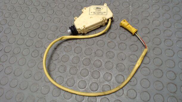 Foto: STELLMOTOR ZENTRALVERRIEGELUNG HINTEN RECHTS eines Ford Sierra Turnier CL