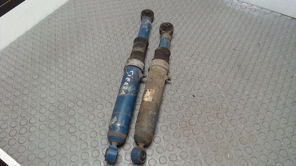 Foto: STOSSDÄMPFERPAAR HINTEN PNEUMATISCH ( BASTLER ) eines Ford Sierra Turnier CL