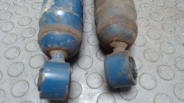 Foto: STOSSDÄMPFERPAAR HINTEN PNEUMATISCH ( BASTLER ) eines Ford Sierra Turnier CL