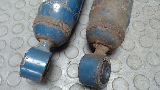 Foto: STOSSDÄMPFERPAAR HINTEN PNEUMATISCH ( BASTLER ) eines Ford Sierra Turnier CL