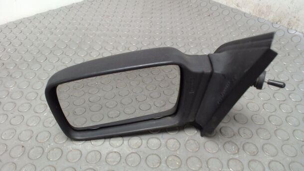 Foto: AUSSENSPIEGEL MECHANISCH VERSTELLBAR LINKS eines Ford Sierra Turnier GL