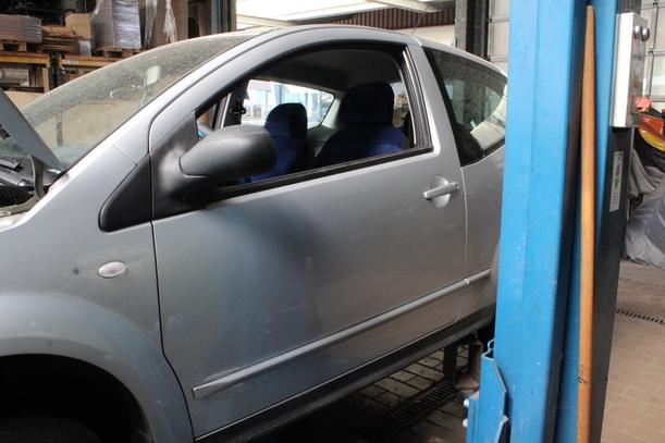 Foto: TÜR LINKS eines Citroen C2 1.1 Comfort