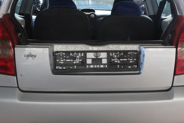 Foto: HECKKLAPPE/ HECKDECKEL UNTEN eines Citroen C2 1.1 Comfort
