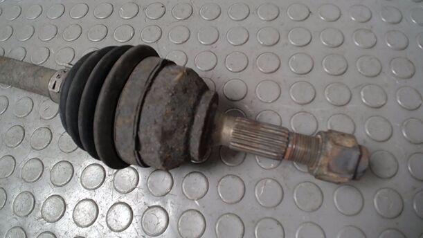 Foto: ANTRIEBSWELLE LINKS eines Citroen C2 1.1 Fun