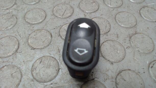 Foto: FENSTERHEBERSCHALTER eines Ford Scorpio GL