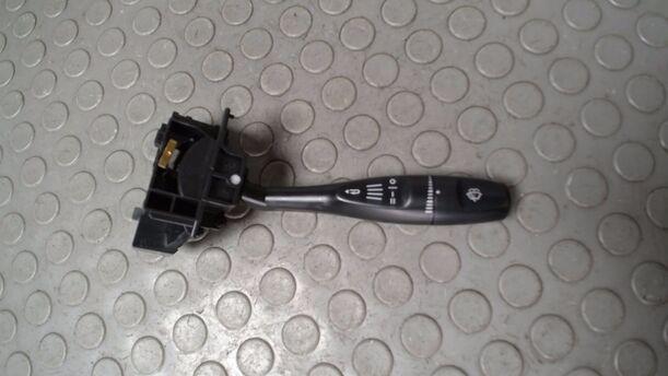 Foto: SCHEIBENWISCHERSCHALTER eines Mitsubishi Space Runner Saphir