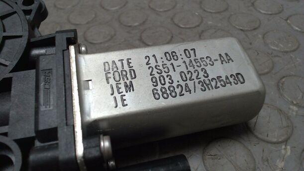 Foto: FENSTERHEBERMOTOR ELEKTRISCH VORN RECHTS eines Ford Fiesta 1.4 Xi