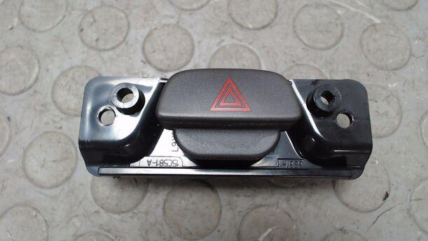 Foto: SCHALTER WARNBLINKANLAGE eines Ford Fiesta 1.4 Xi