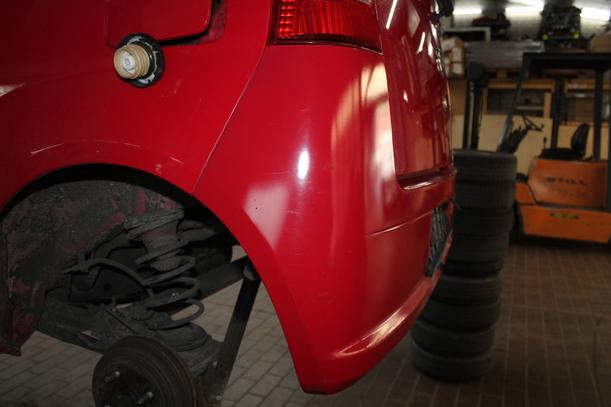 Foto: STOSSSTANGE / STOSSFÄNGER HINTEN eines Daihatsu Cuore 1.0 Automatik GTI