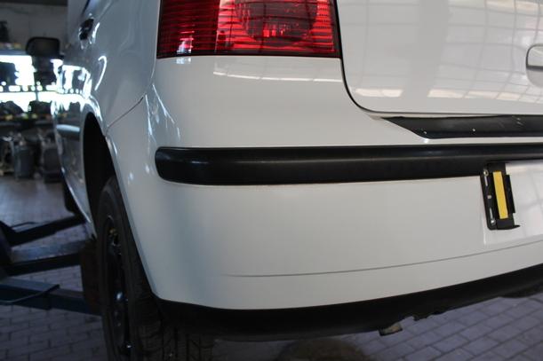 Foto: STOSSFÄNGER / STOßSTANGE HINTEN  ( VOR FACELIFT ) eines VW Polo 1.4 Fun