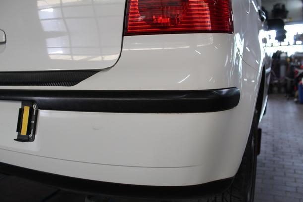 Foto: STOSSFÄNGER / STOßSTANGE HINTEN  ( VOR FACELIFT ) eines VW Polo 1.4 Fun