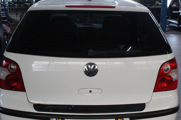 Foto: HECKKLAPPE / HECKDECKEL ( VOR FACELIFT ) eines VW Polo 1.4 Fun