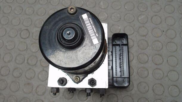 Foto: HAUPTBREMSAGGREGAT ABS eines VW Polo 1.4 SX