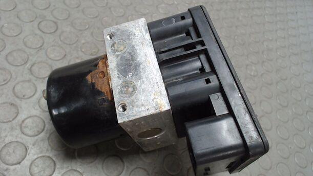 Foto: HAUPTBREMSAGGREGAT ABS eines VW Polo 1.4 SX
