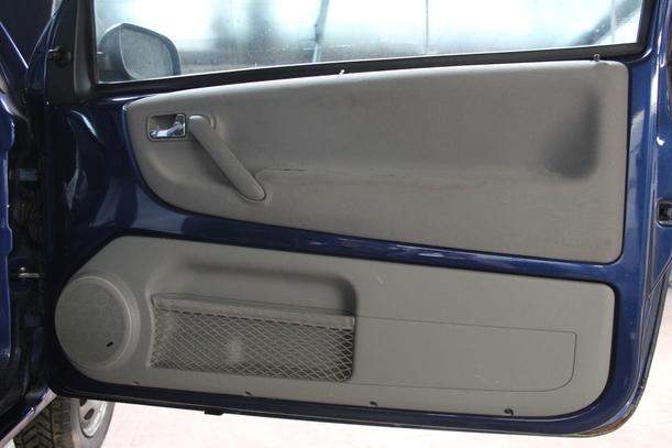Foto: TÜR VORN RECHTS eines Seat Arosa 1.4 SX