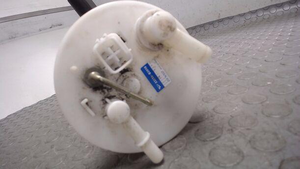 Foto: KRAFTSTOFFPUMPE eines Daihatsu Cuore 1.0 Automatik GTI