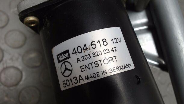 Foto: SCHEIBENWISCHERMOTOR VORN eines Mercedes-Benz C 180 Kompressor Sportcoupe Comfort