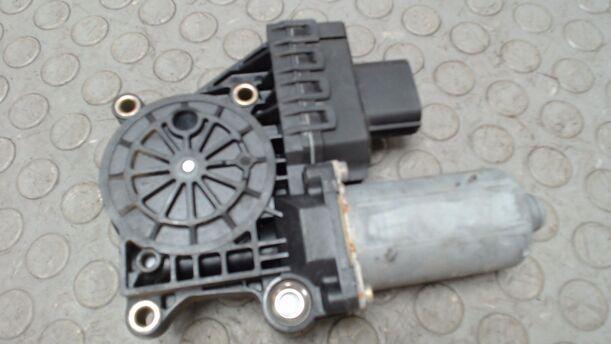 Foto: FENSTERHEBERMOTOR VORN RECHTS eines Ford Mondeo 1.8 Turnier SX